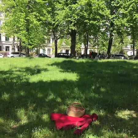 Beseelte Luxus-oase *aesthet. Auszeit Am Clarapark* *
